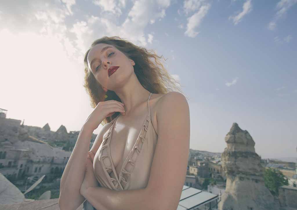 desert makeup REVLON Ultra HD Gel Lipcolor in HD Adobe