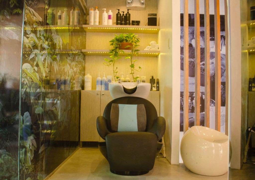 The Colorbar PH StylingByJOF VIP Washing Area | MEGA