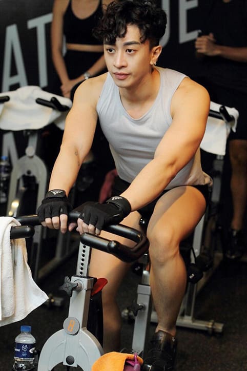 Old Navy Active electric studio rj roque