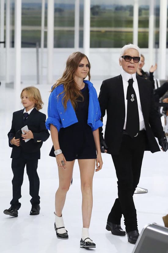 11 Of The Greatest Karl Lagerfeld Shows For Chanel And Fendi Ever