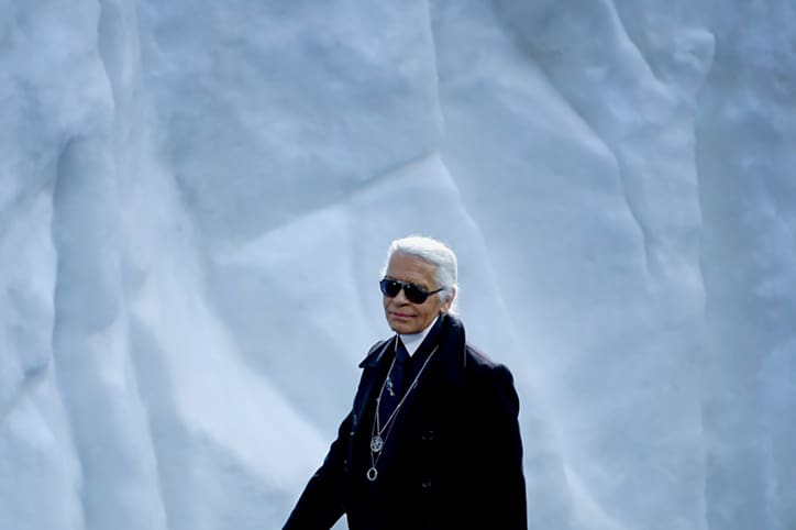 11 Of The Greatest Karl Lagerfeld Shows For Chanel And Fendi Ever
