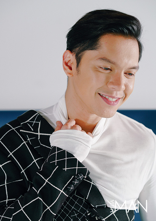 This Time, Carlo Aquino Is Making Sure You Never Forget About Him | MEGAMAN