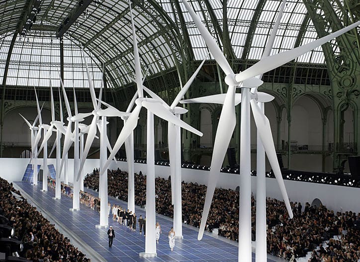 11 Of The Greatest Karl Lagerfeld Shows For Chanel And Fendi Ever