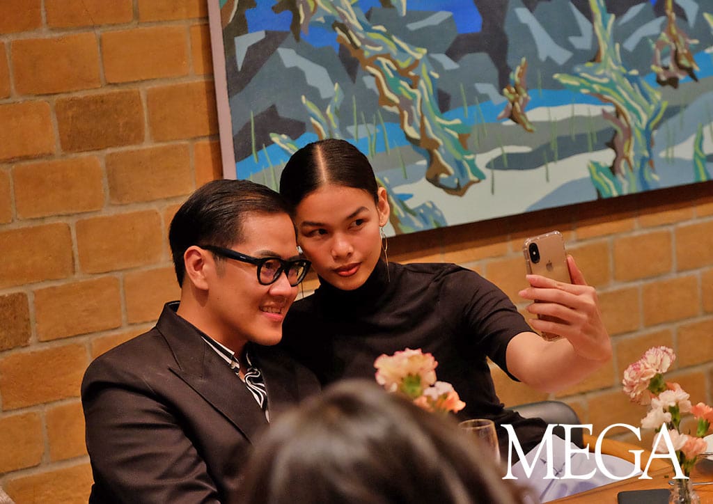MEGA Exclusive Pia Wurtzbach Converse