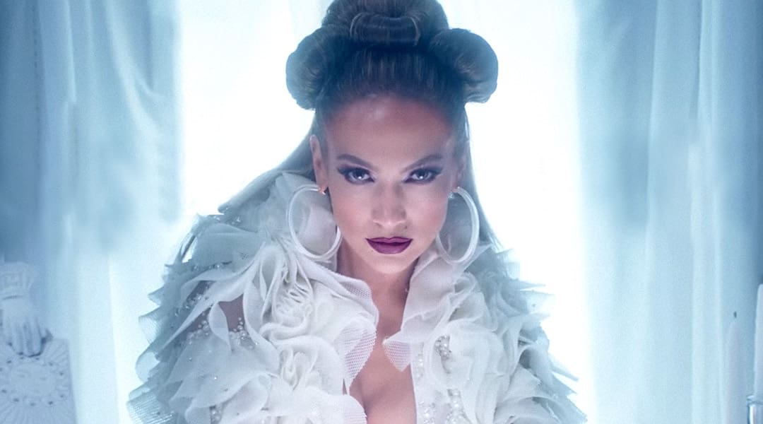 Jennifer Lopez Wears Furne One