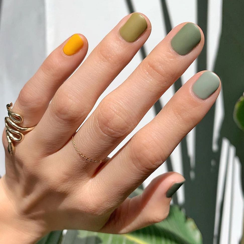 MEGA | Indecisive? Spring’s Hottest Nail Trend Is Perfect For You