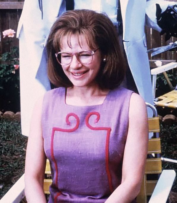MEGA | 8 Stylish Fictional Moms That Taught Us And Our Moms How To Dress