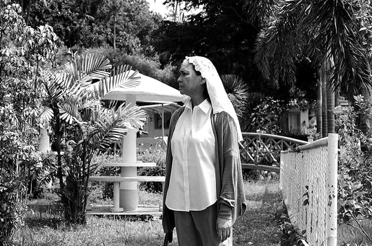 Ang Babaeng Humayo (2016)