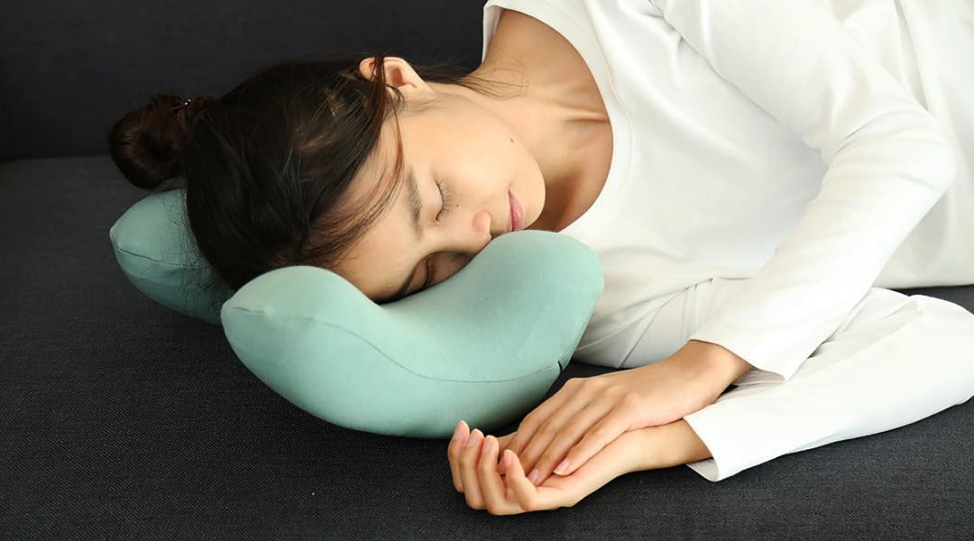 Here’s How This Universal Nap Pillow Can Upgrade Your Comfort At Work