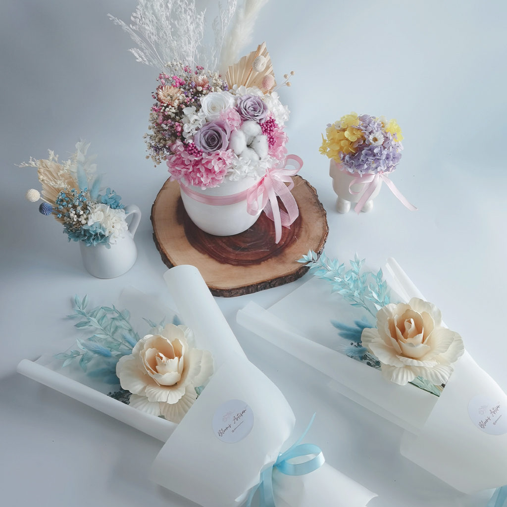 Blooms Artisan Lavender Dried Flower Arrangements
