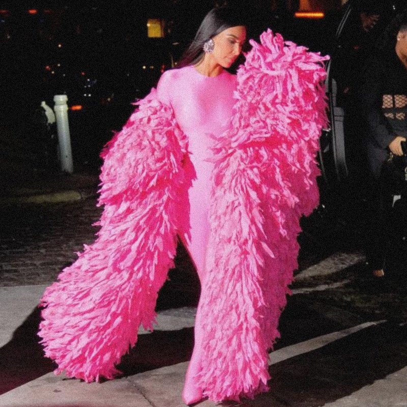 KIM KARDASHIAN PINK BALENCIAGA