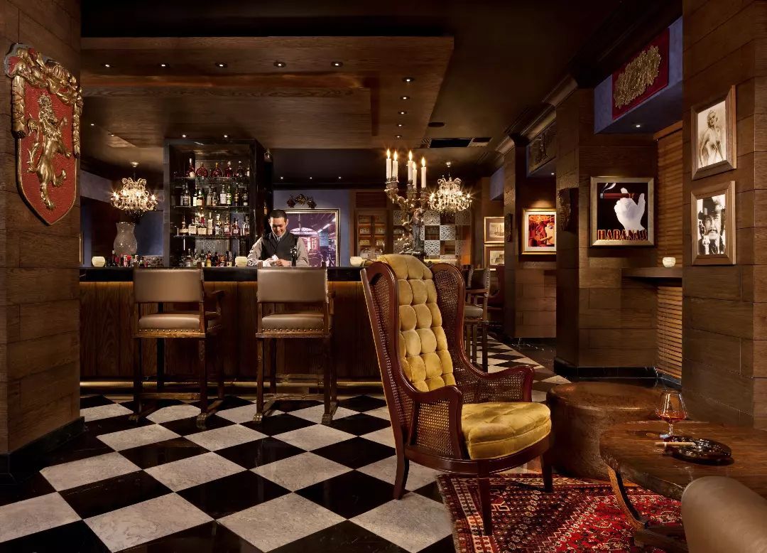 Manila Peninsula's The Bar
