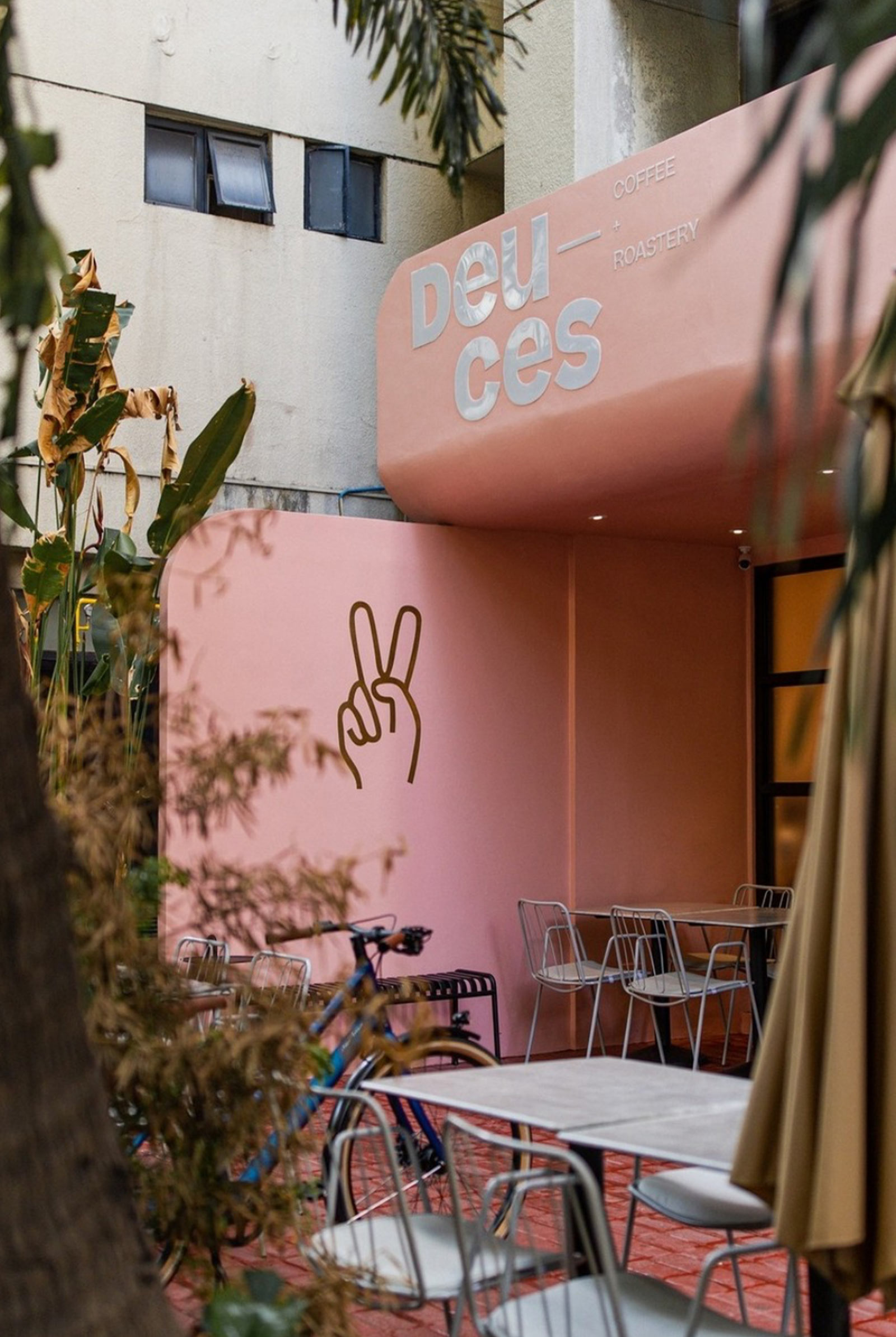 Deuces Cafe