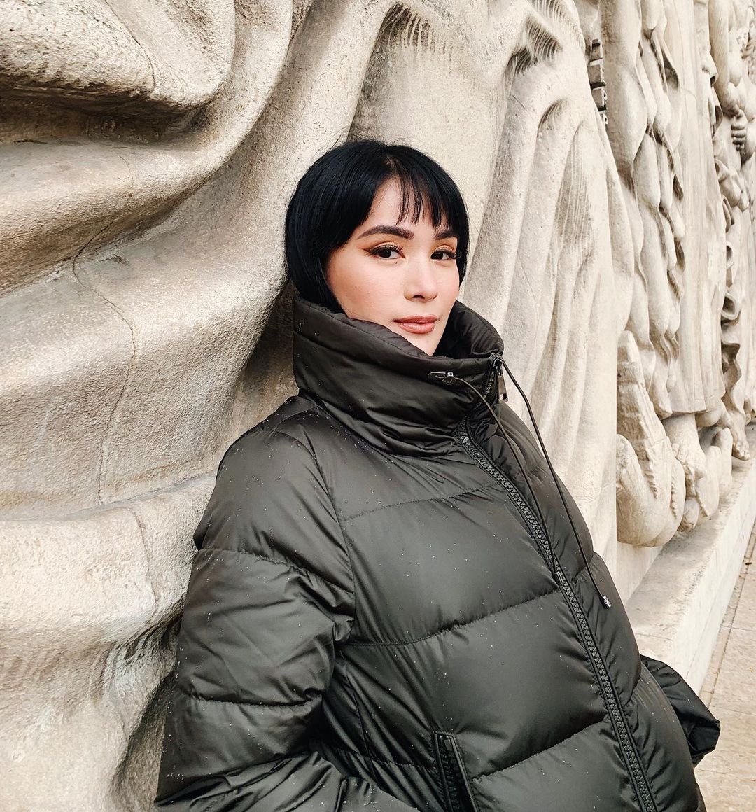 Heart Evangelista micro bangs