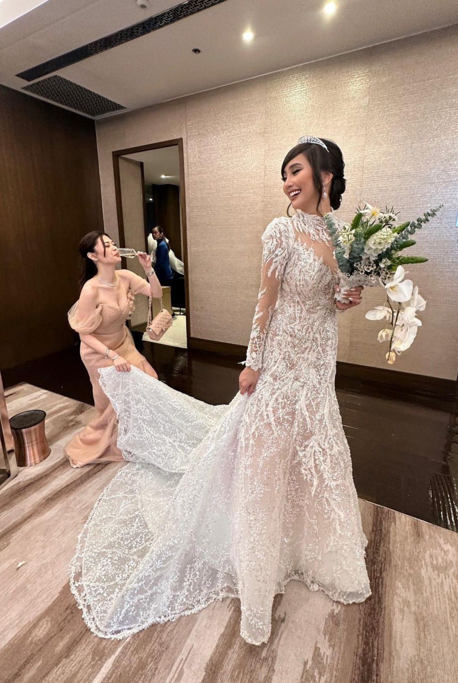 Alodia Gosiengfiao and Verniece Enciso