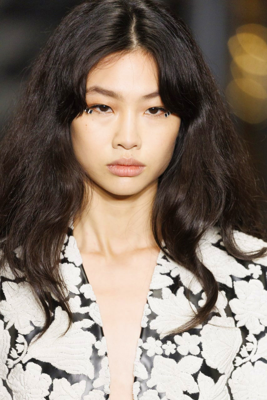 Fall/Winter 2023 Fashion Week's Beauty Moments