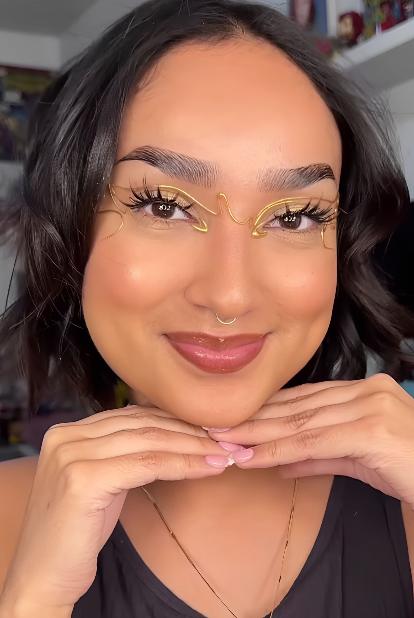 Hot Glue Beauty Trend