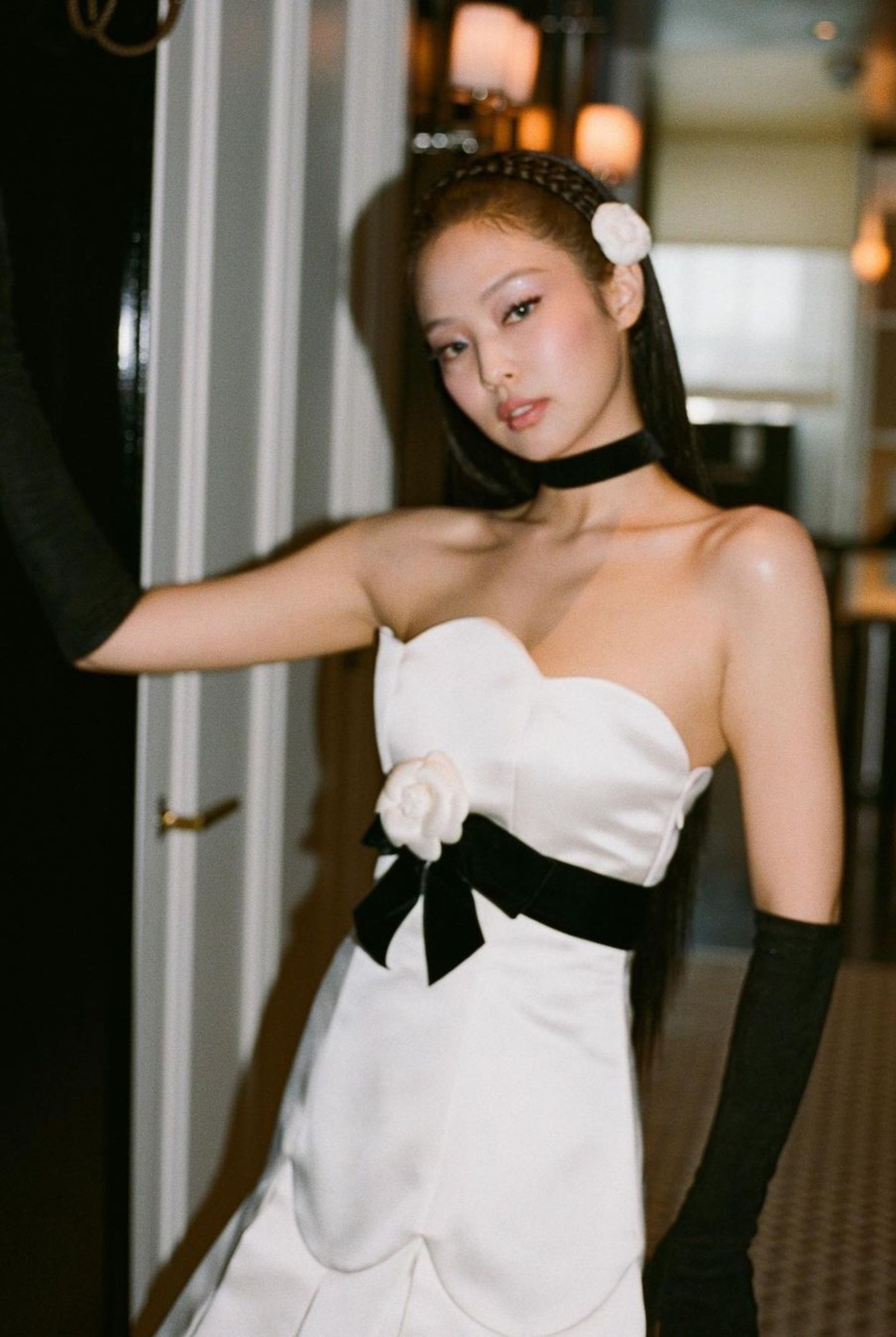 Jennie Kim Opera Gloves fashion