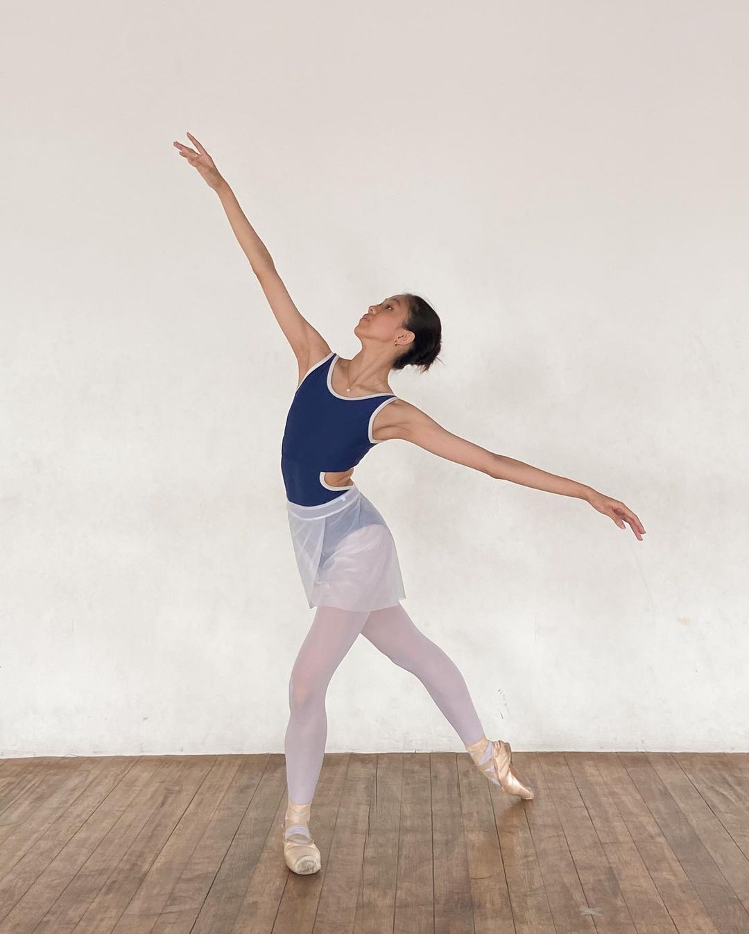 Juliana Gatapia Filipina ballet dancer based in Munich