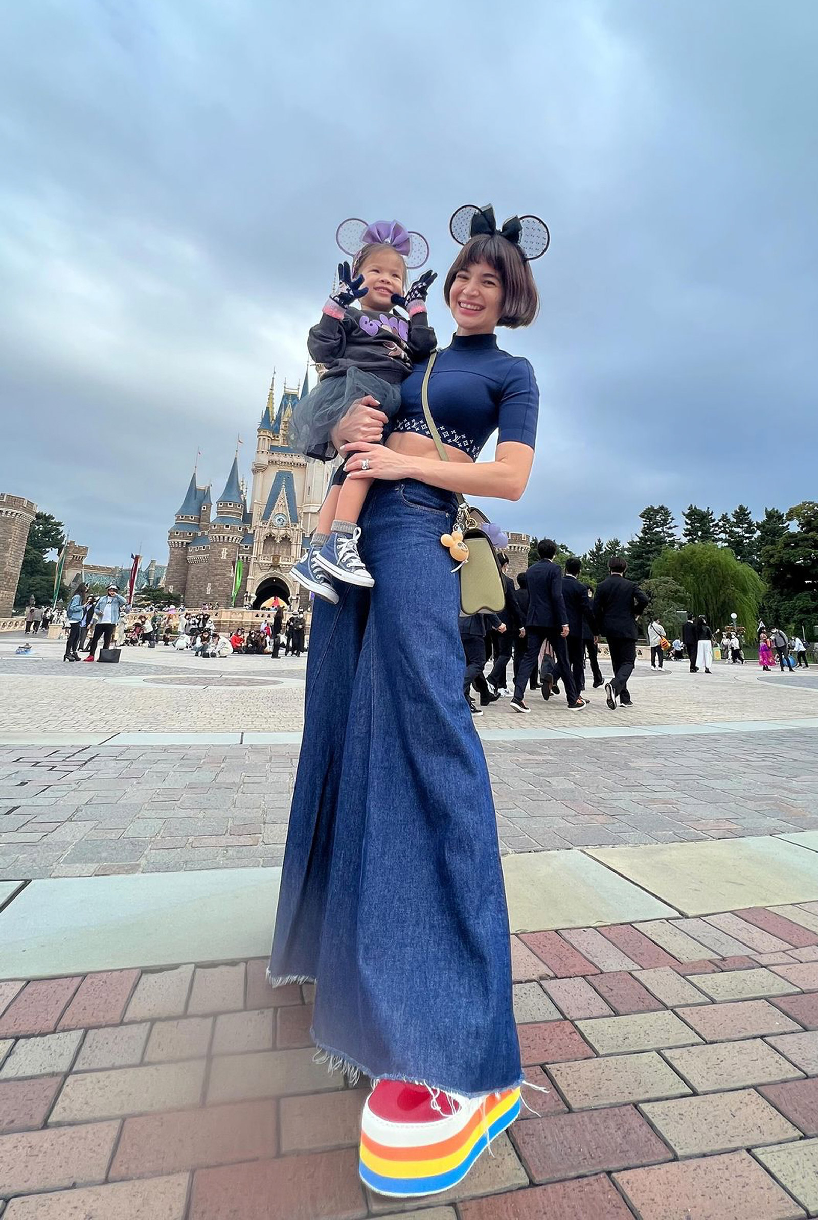 Anne Curtis and Dahlia