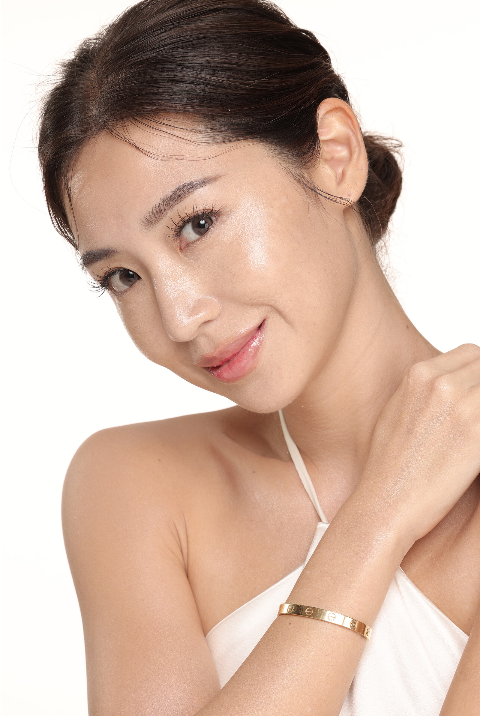 Kryz Uy beauty routine makeup