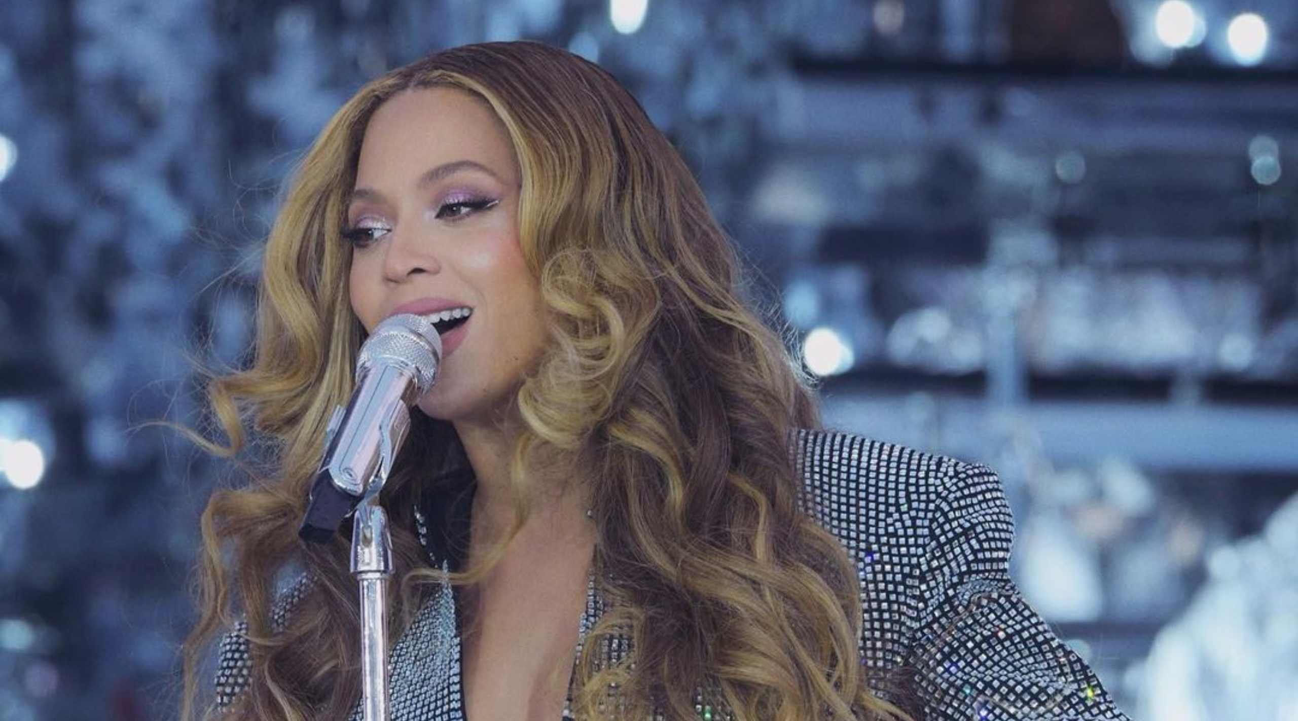 Beyonce singing