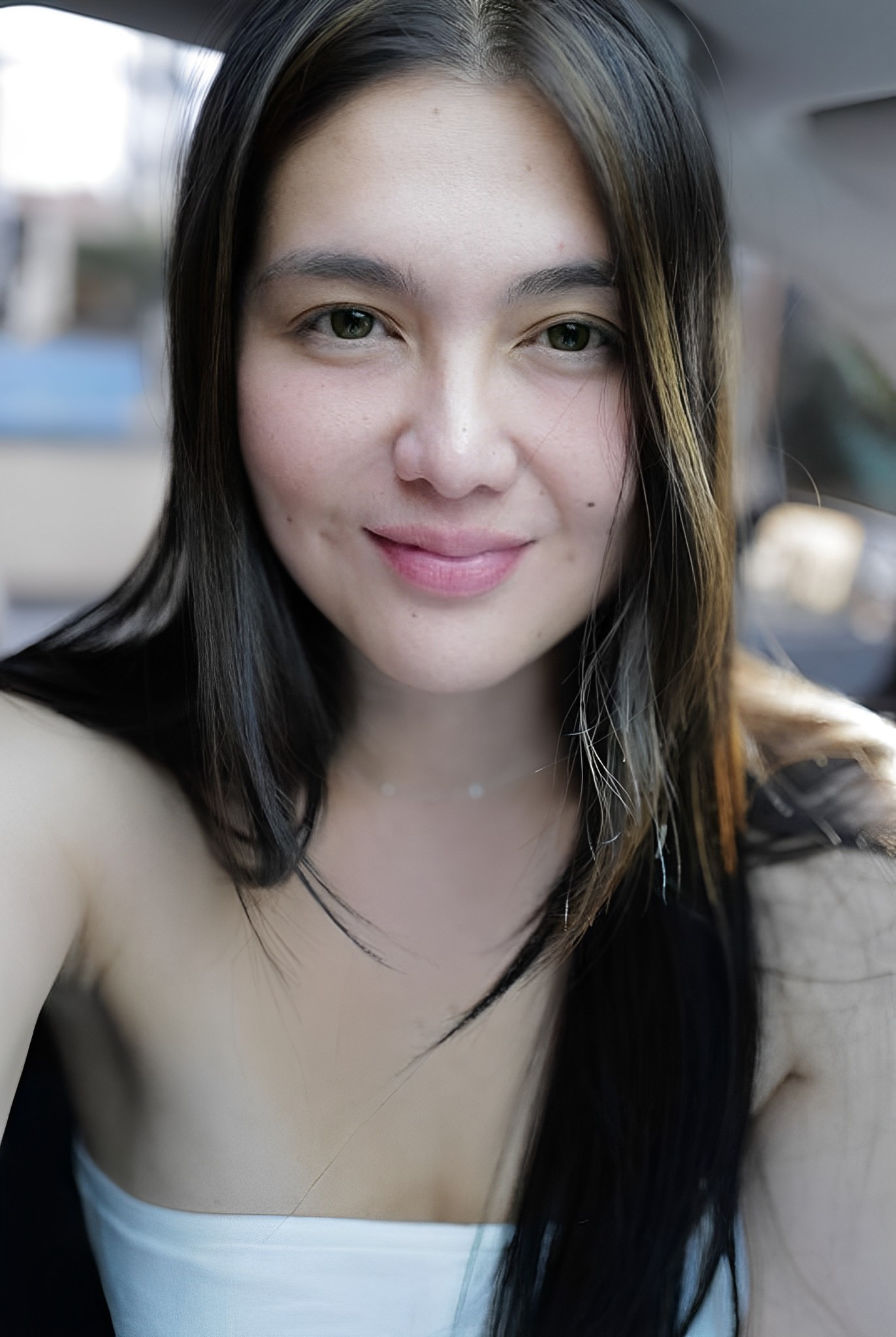 Dimples Romana Makeup-free