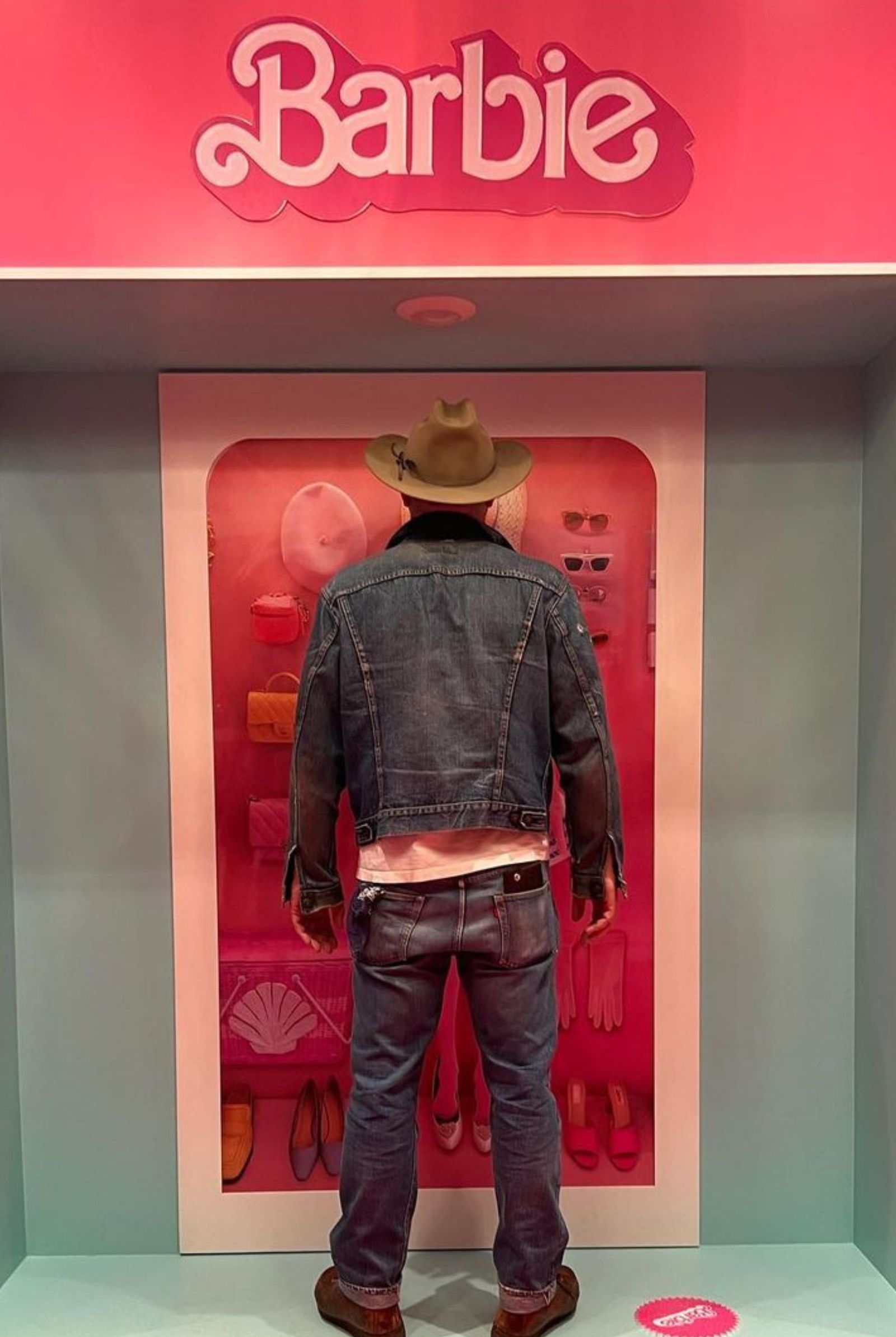 ryan gosling's stylist