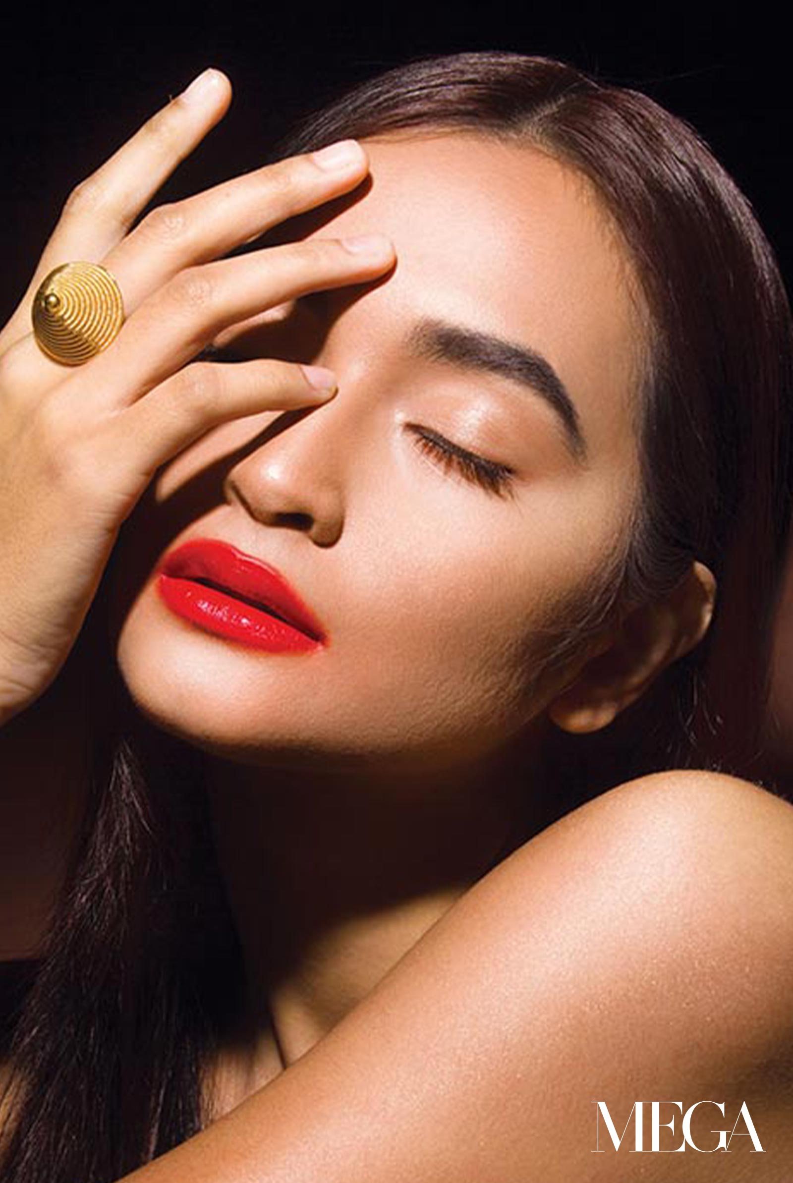 How to wear red lip stick