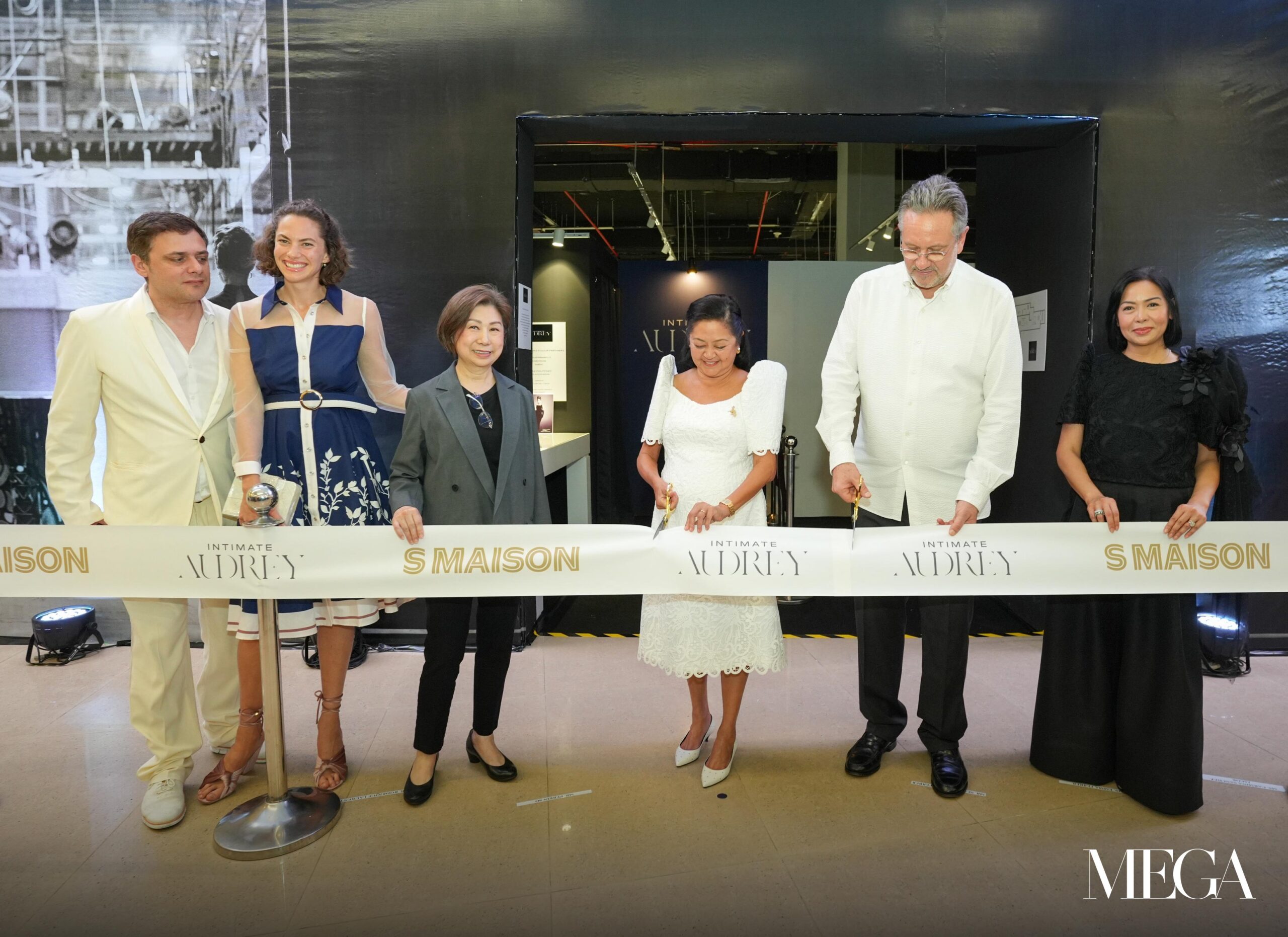 Rodrigue Laurent, Emma Ferrer, Teresita Sy-Coson, First Lady Liza Araneta-Marcos, Sean Hepburn Ferrer, and Carmina Jacob