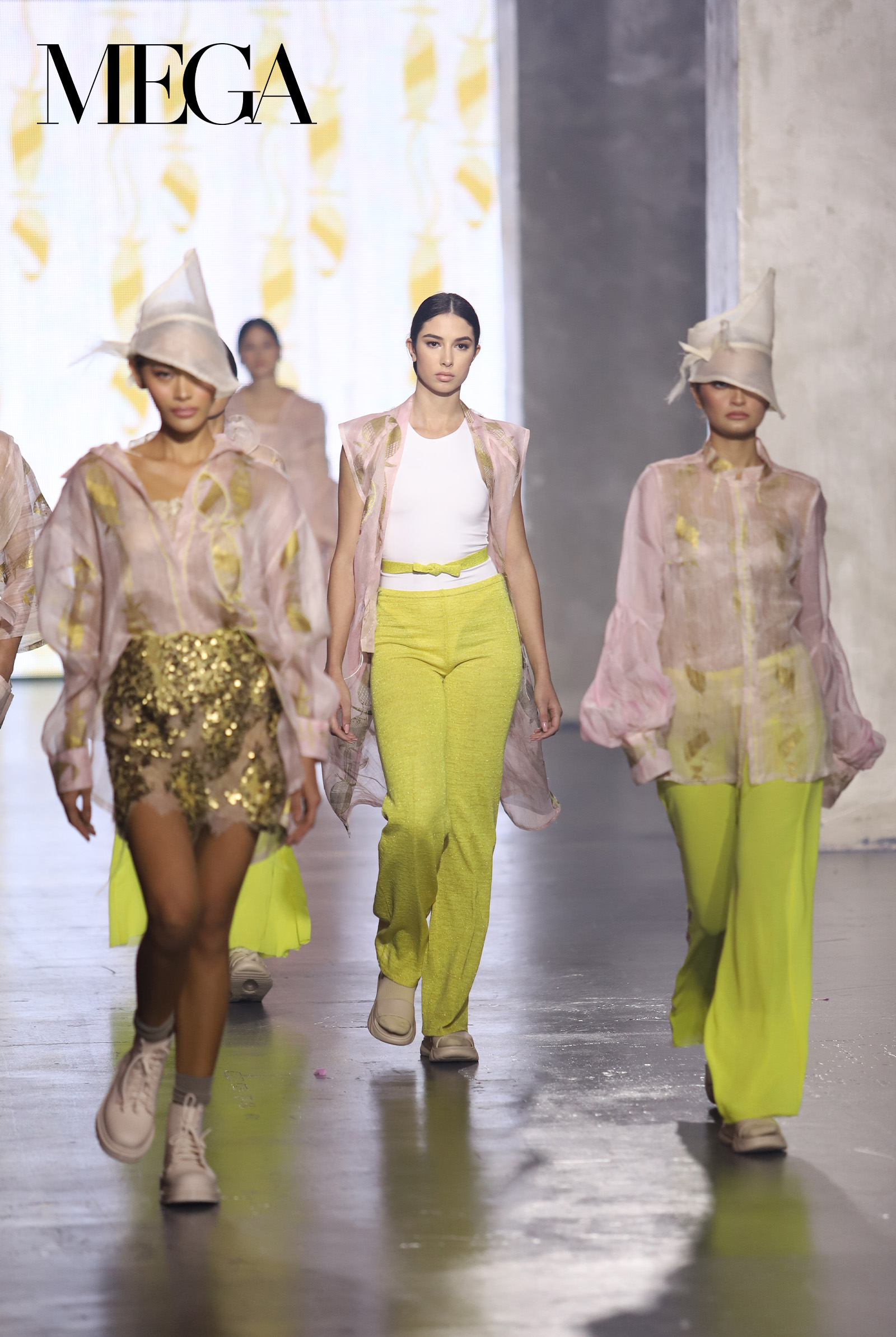 Lulu tan gan fashion week