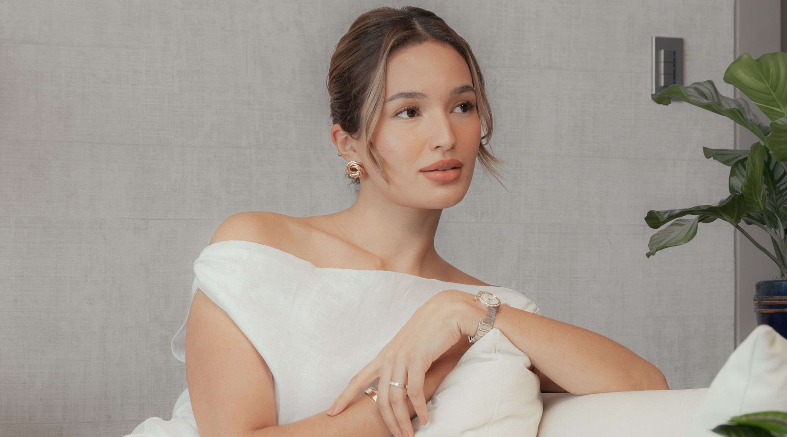 Sarah Lahbati featured