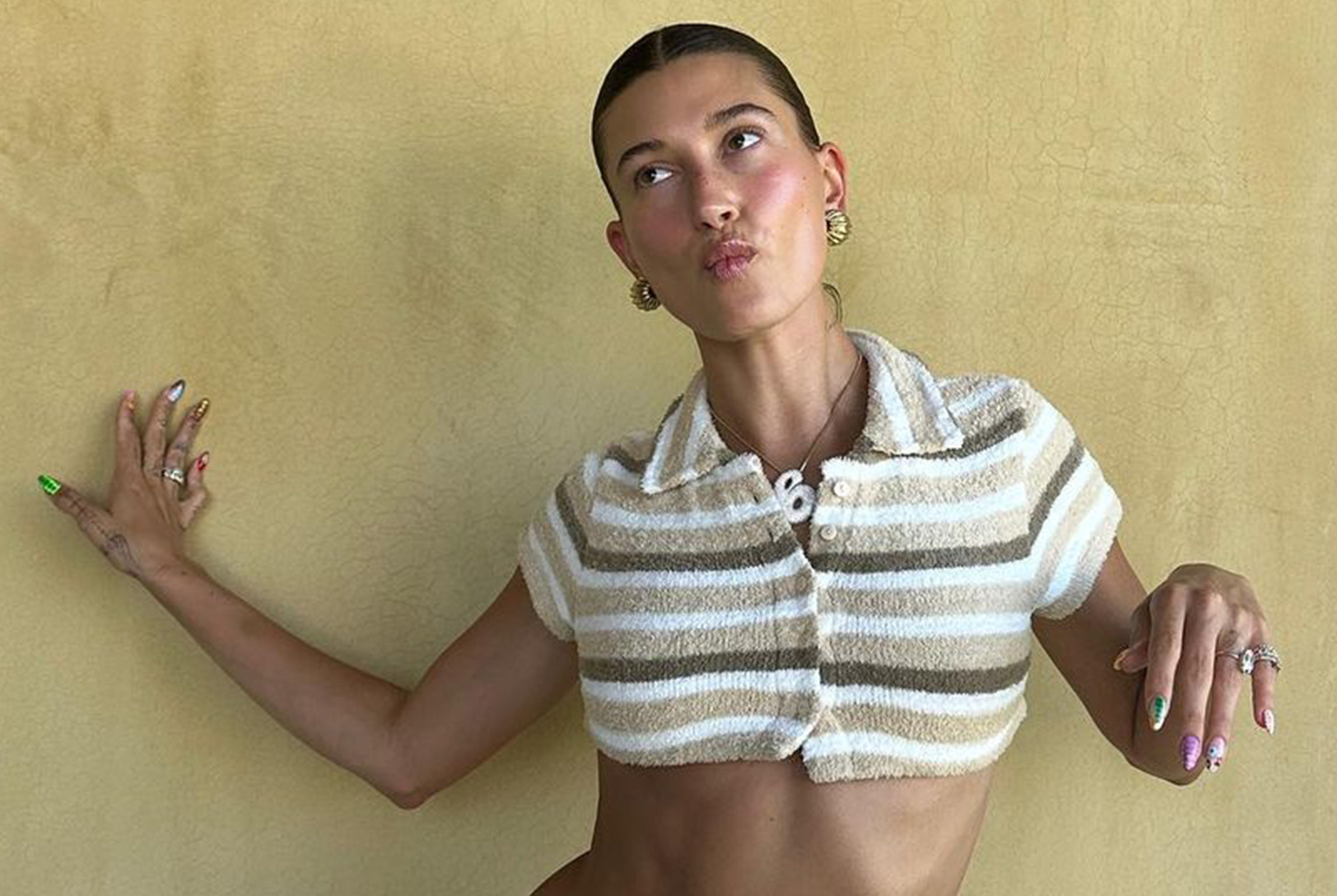 hailey bieber serpent nails 
