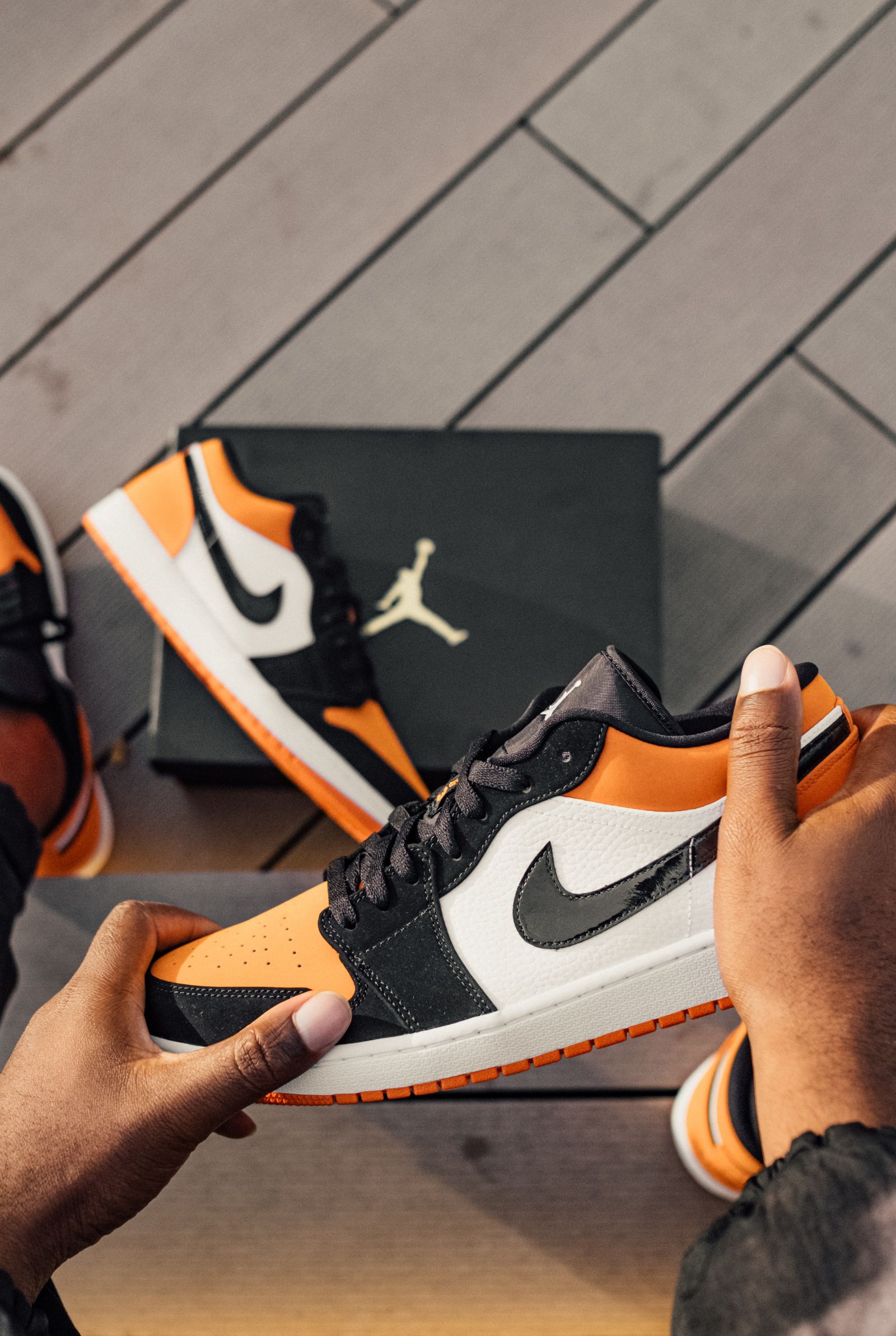 Compare your shoes with other official sneaker photos