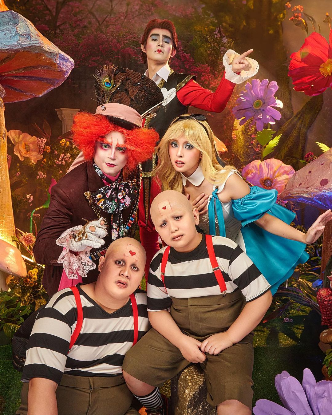 Ysabel Ortega and Miguel Tanfelix play with color this Halloween