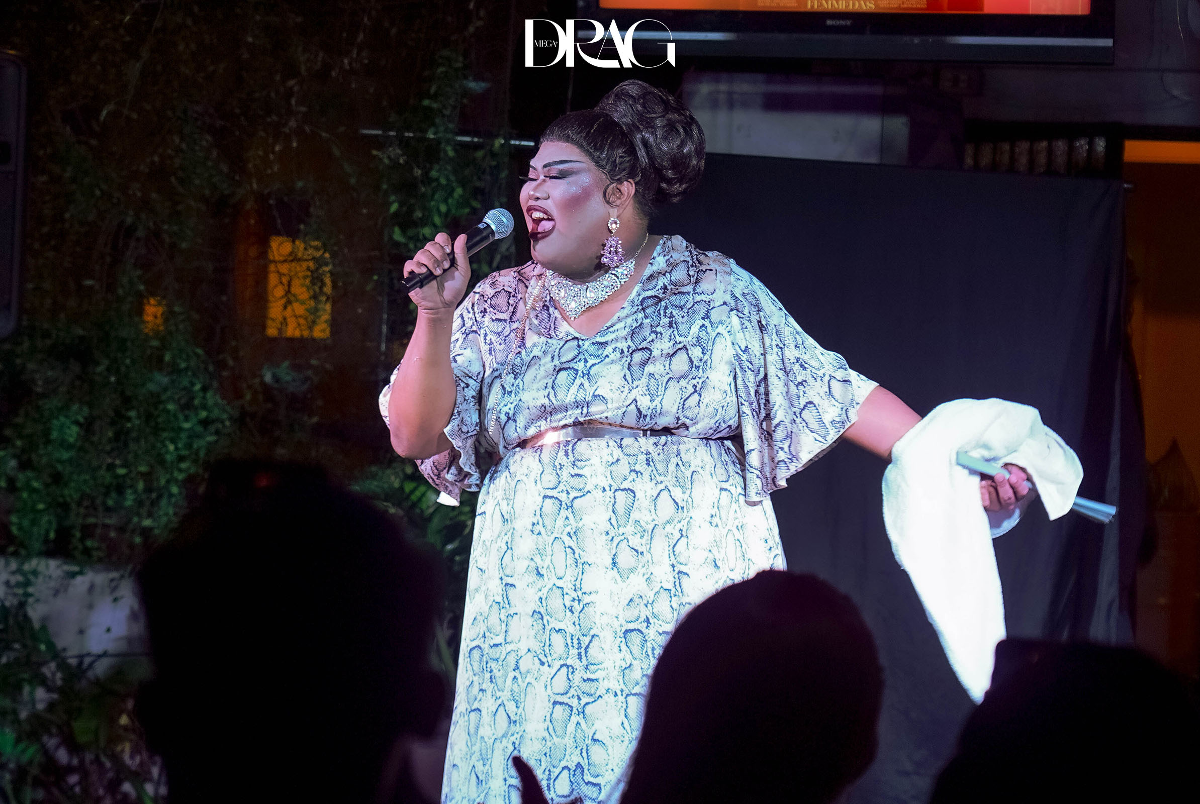 salmo nella at drag show with love