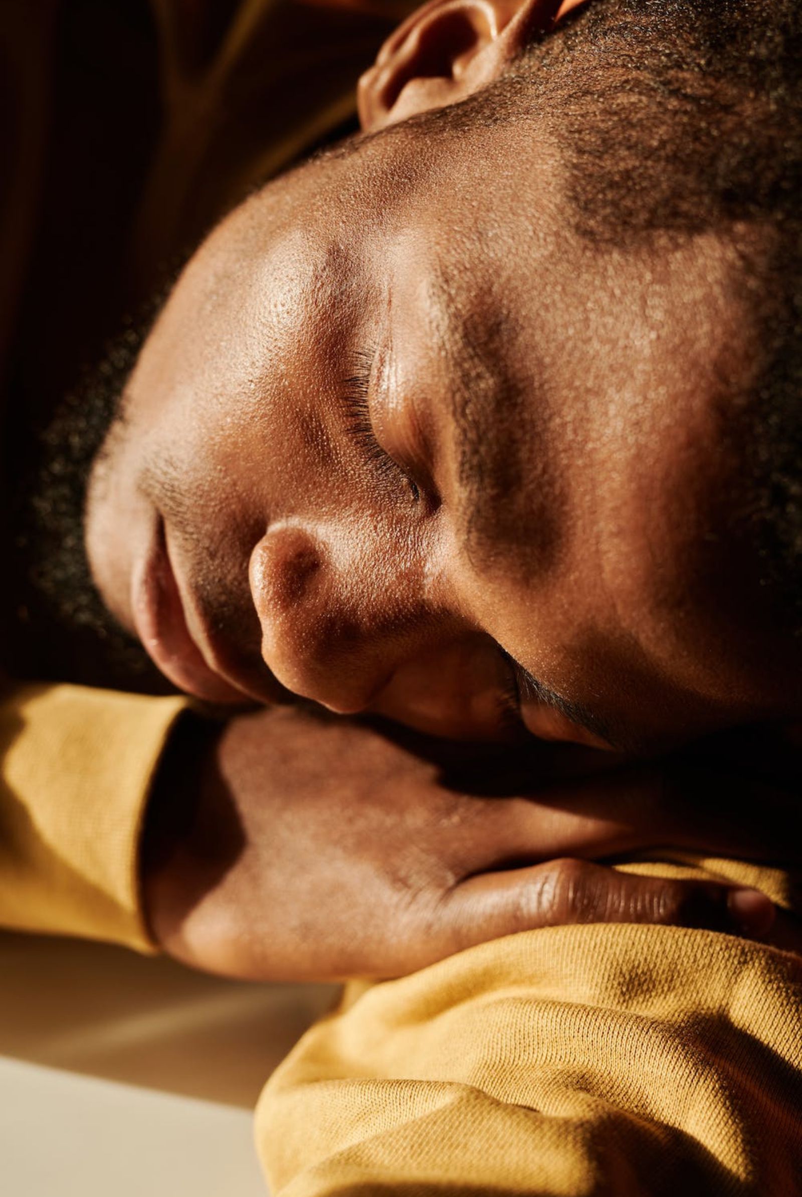 Sleeping on the side stops snoring