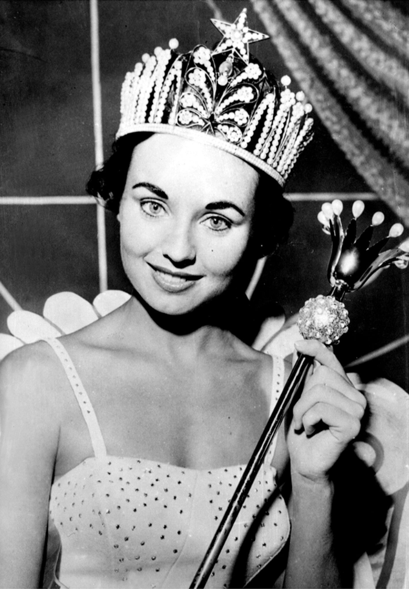 MISS UNIVERSE CROWN MEGA