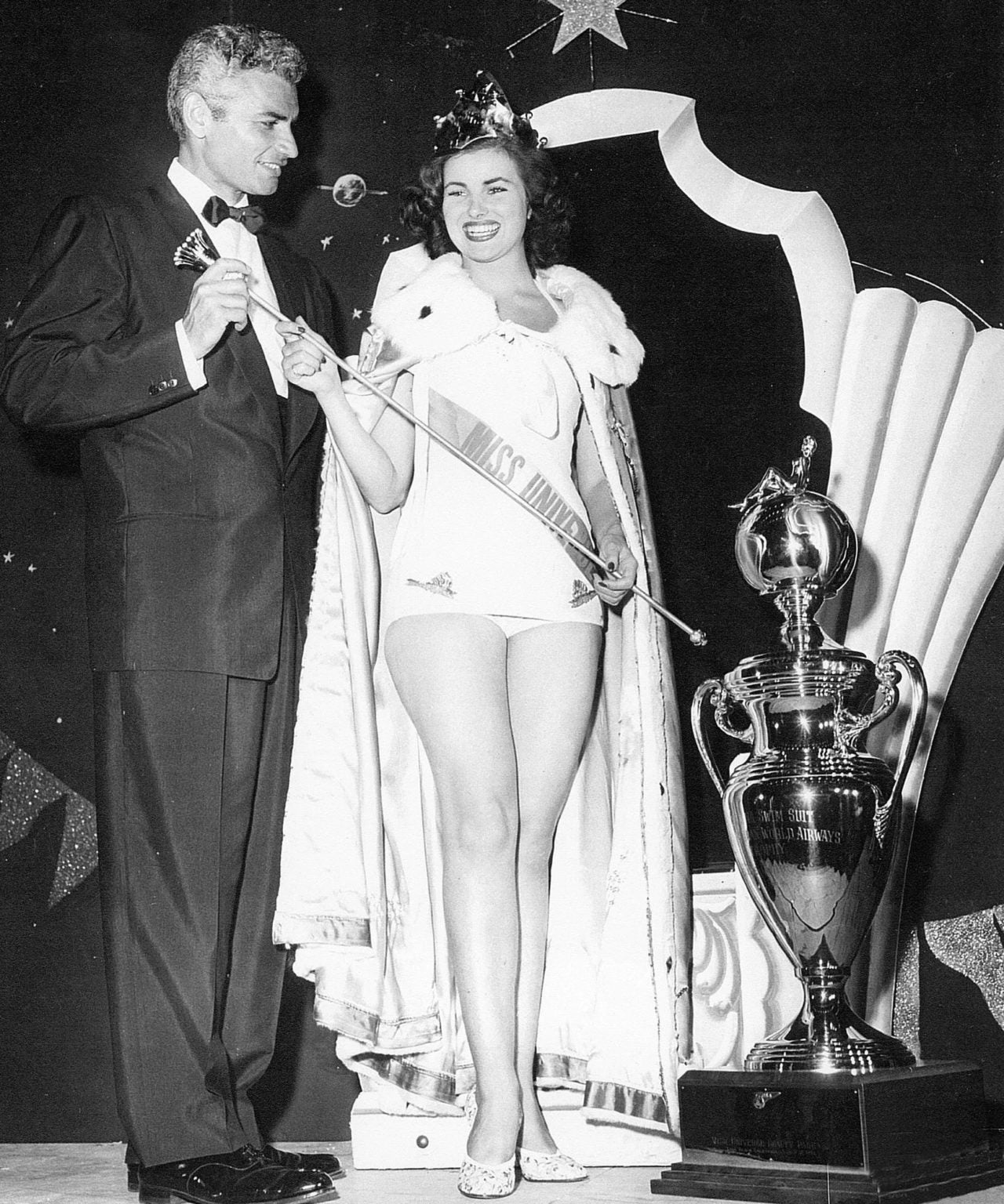 MISS UNIVERSE CROWN MEGA