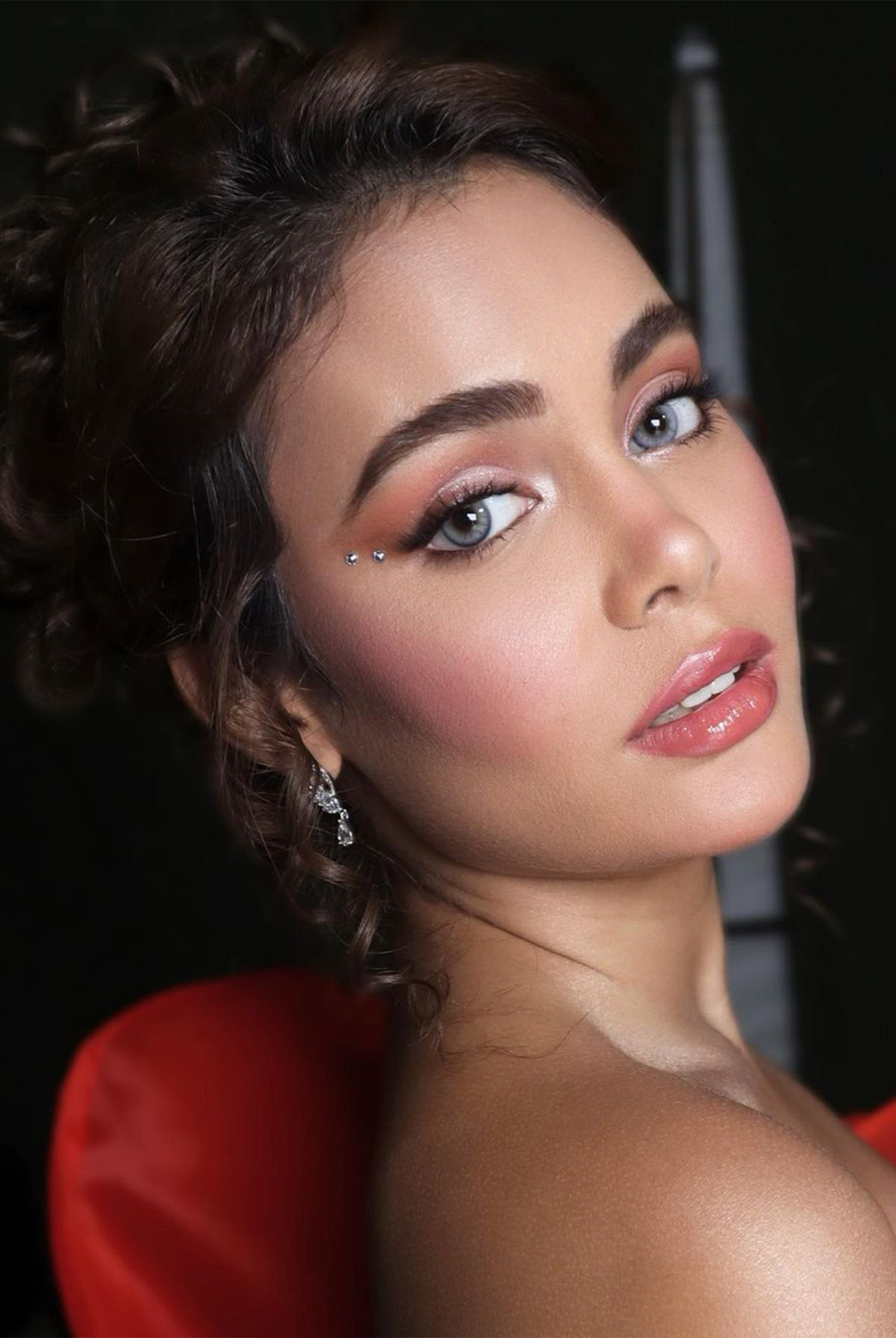 Ivana Alawi The Beginner's Guide to Makeup Brushes