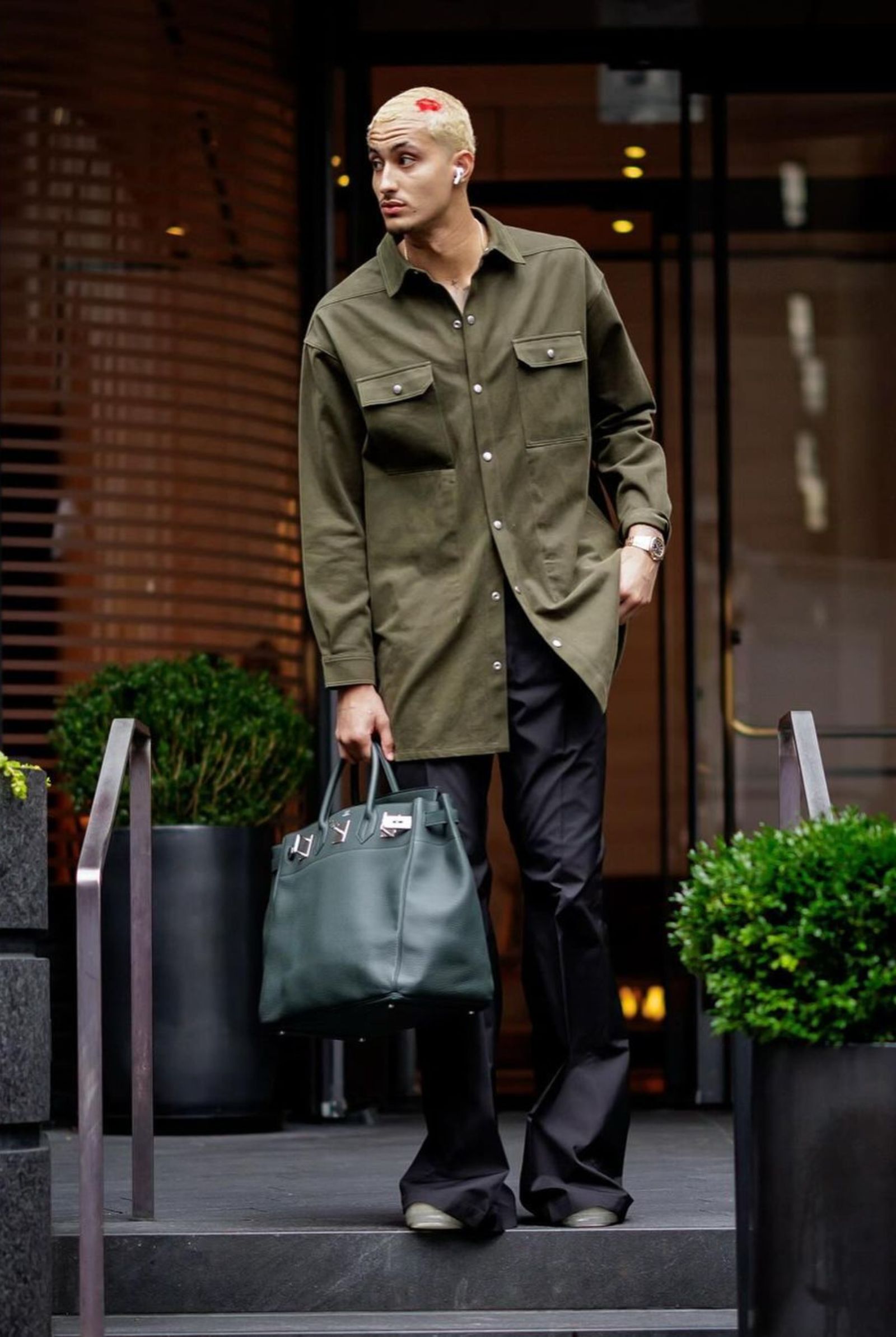 Kyle Kuzma and his Birkin bag