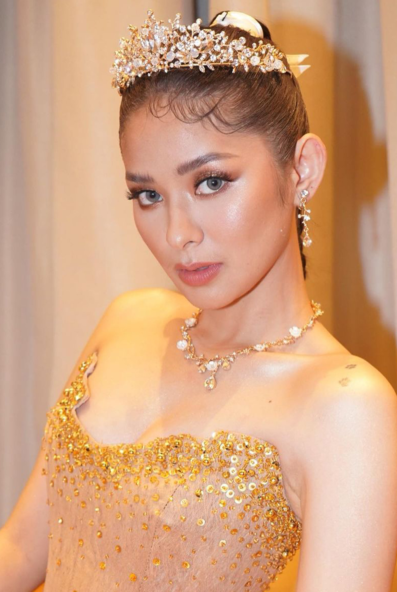 Loisa Andalio Star Magical Christmas Makeup