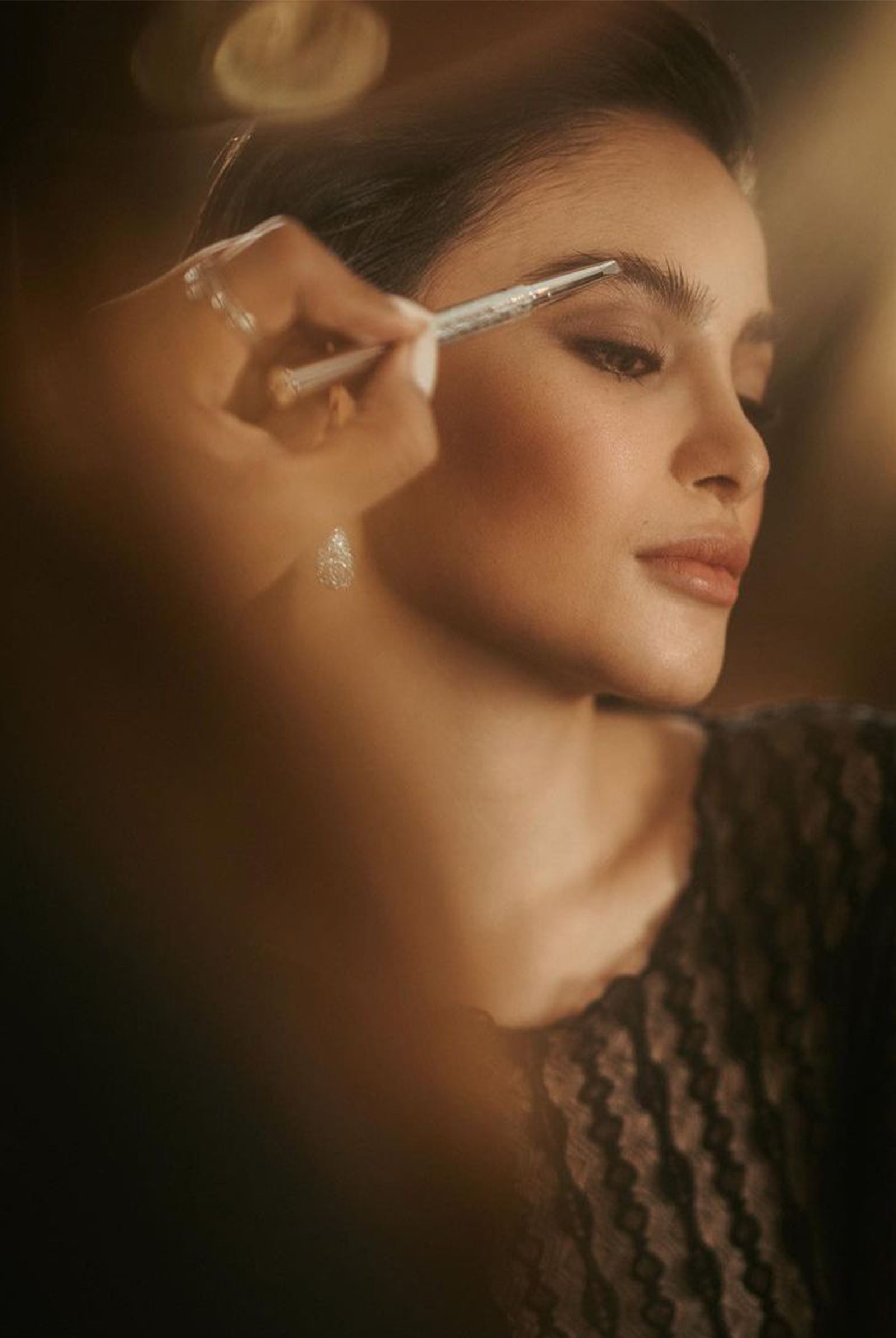 Elisse Joson Holiday Makeup Trend