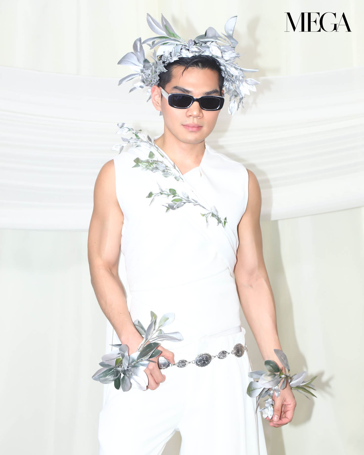 2023 headpiece Chris Nick MEGA