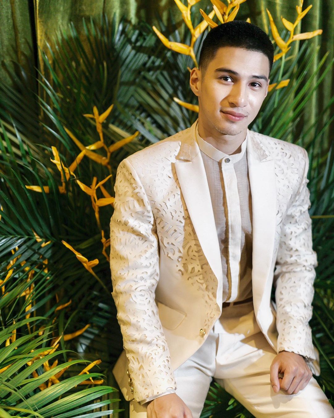 Albie Casiño leading man