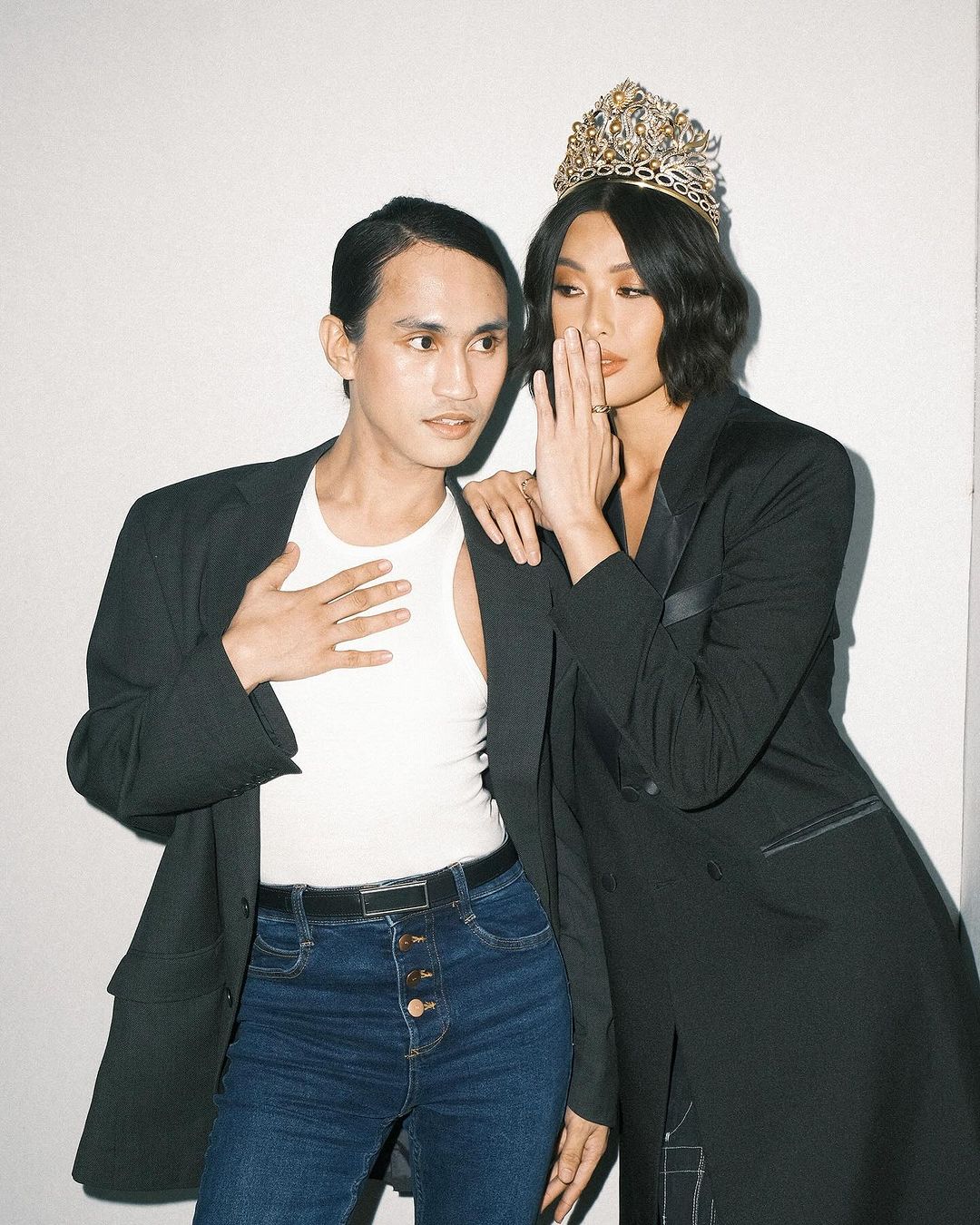 Michelle Dee and Ian Mendajar walk coach pasarela for Miss Universe Philippines