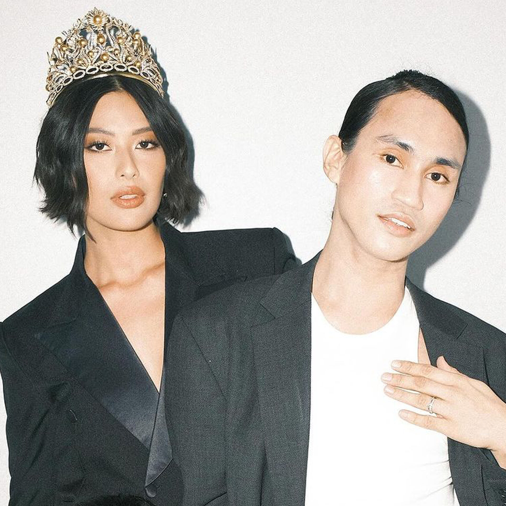 Michelle Dee and Ian Mendajar walk coach pasarela for Miss Universe Philippines