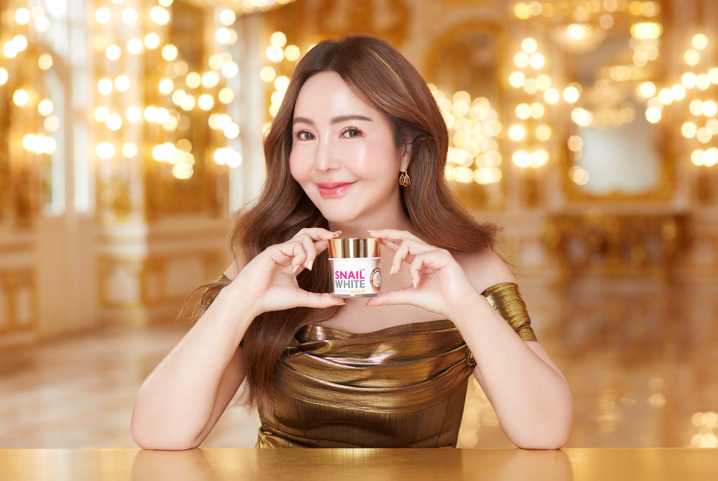 Stay glowing like Small Laude with SNAILWHITE Gold Advance Cream Retinol + Bakuchiol