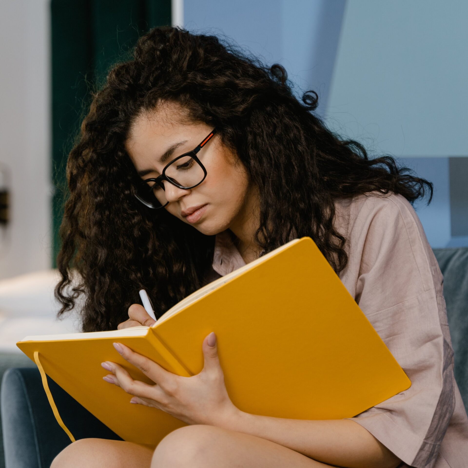 7 Prompts to Guide You on Your Journaling Session