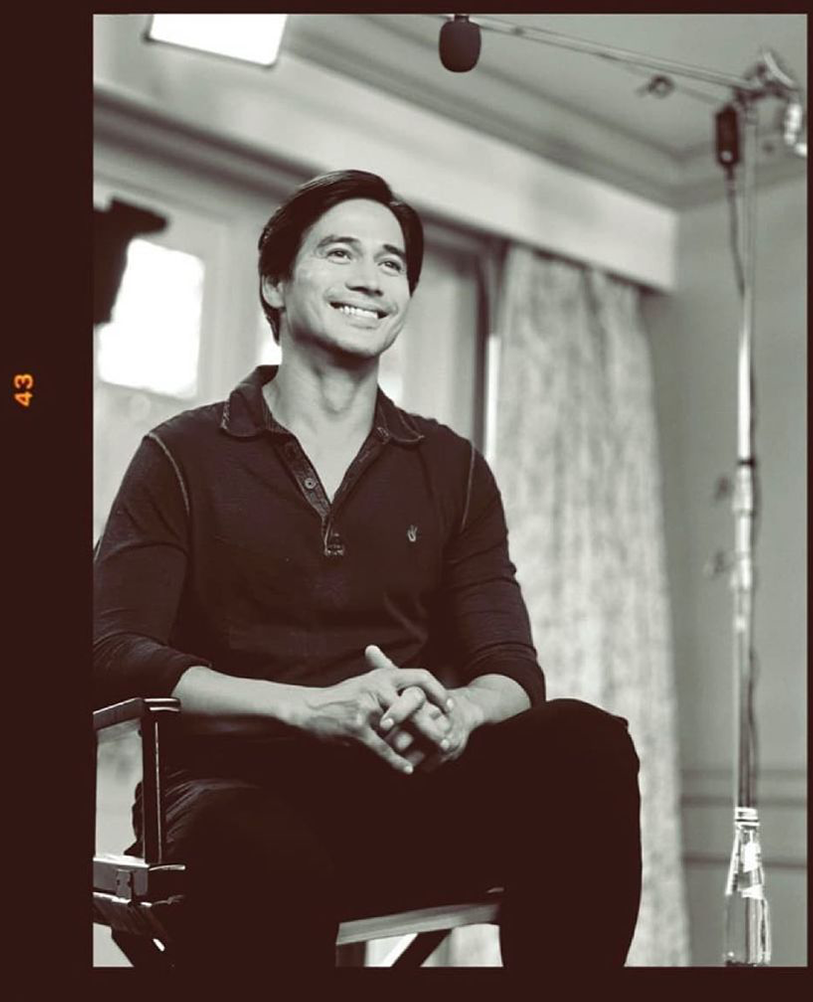 Piolo Pascual smiling on set